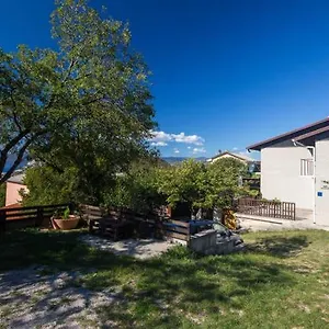 Fancy 2 Apartament